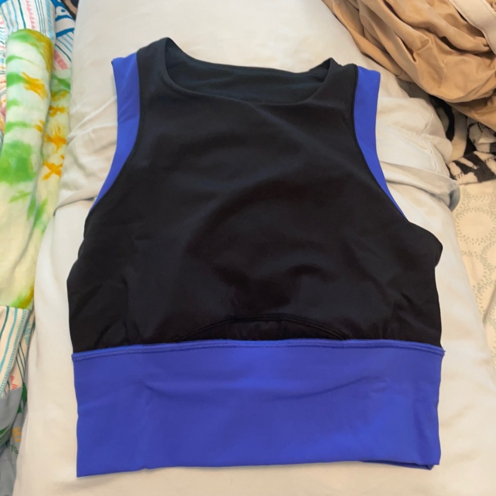 Lululemon cropped top